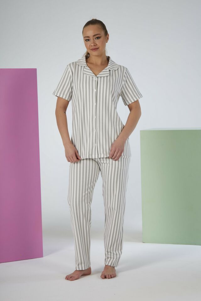 Kadın Yazlık Çizgili Önden Düğmeli Kısa Kollu Penye Lycra Pijama Takımı