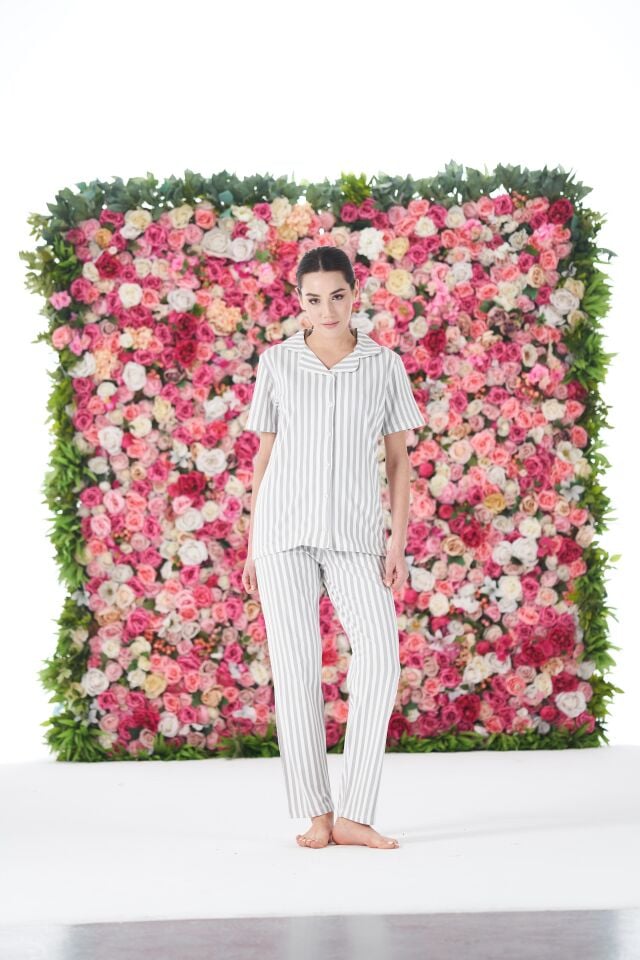 Kadın Yazlık Çizgili Önden Düğmeli Kısa Kollu Penye Lycra Pijama Takımı