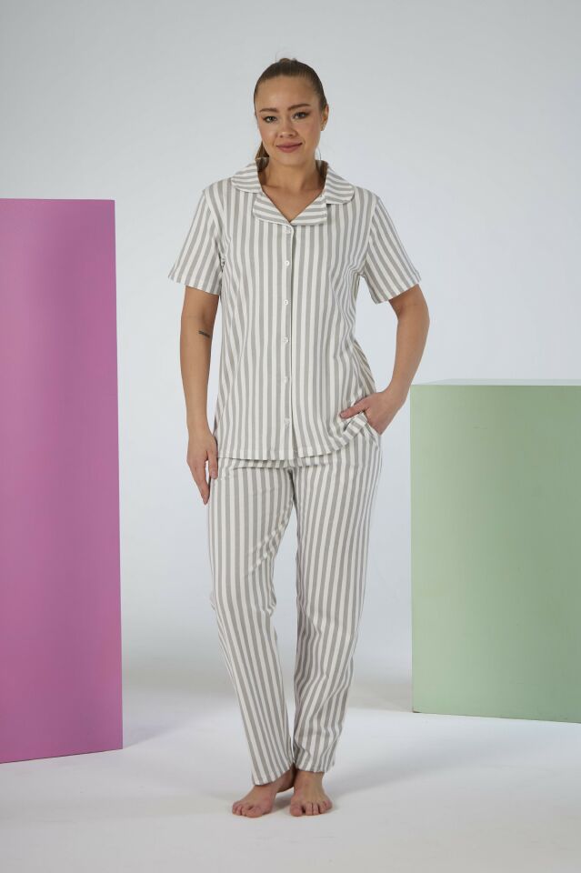 Kadın Yazlık Çizgili Önden Düğmeli Kısa Kollu Penye Lycra Pijama Takımı
