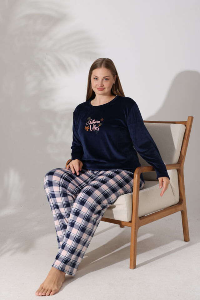 Estiva Kadın Kareli Lacivert Büyük Beden Kadife Pijama Takımı